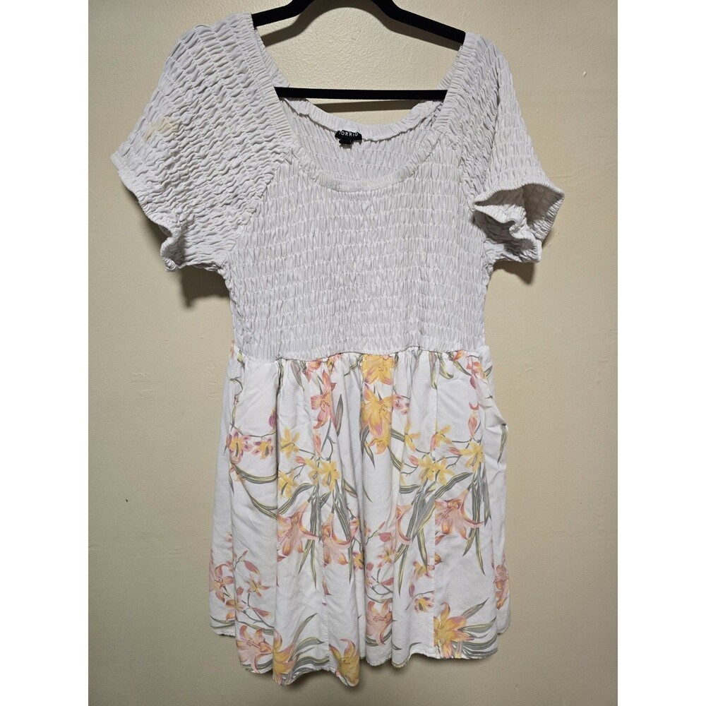 Torrid Off-White Mini Challis Smocked Dress Size 4 or 4X